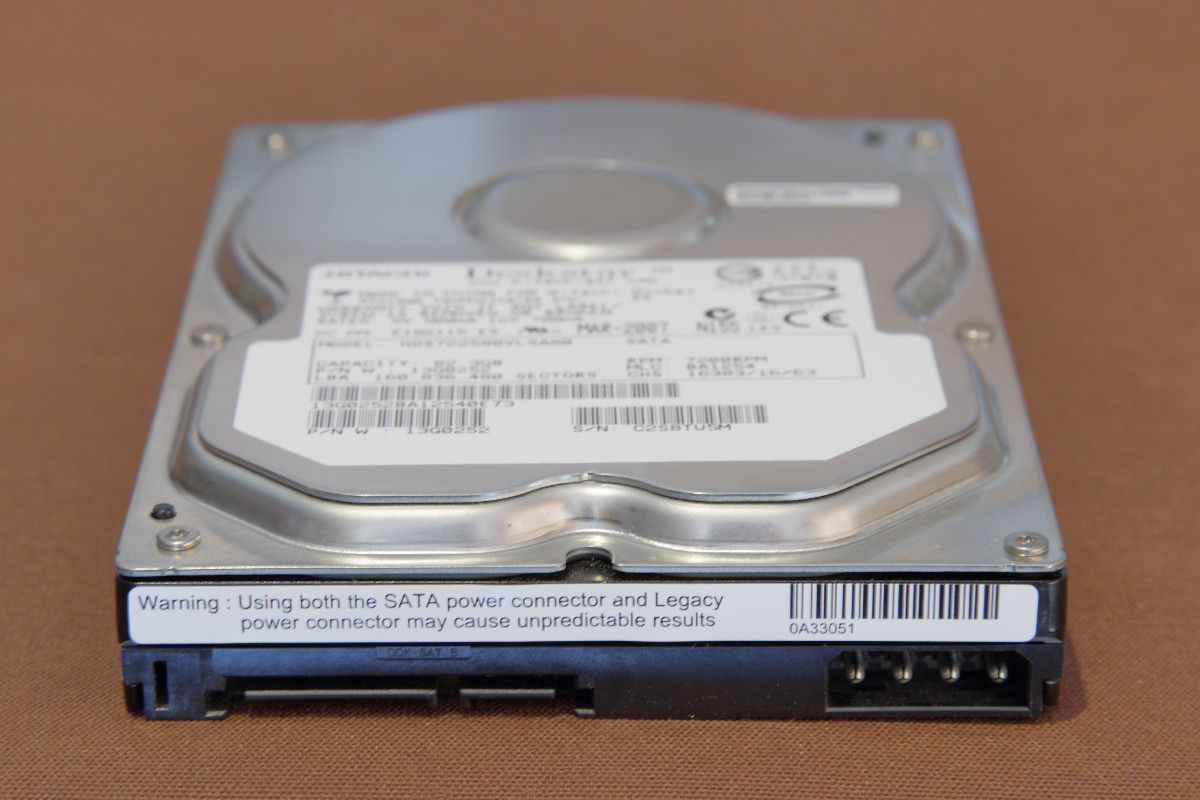 Hitachi / HGST HDS722580VLSA80 (Bild 2)